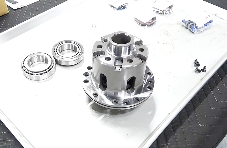 KUHL MALL｜ 機械式LSD装着でジムニーシエラをドリ車に変身!