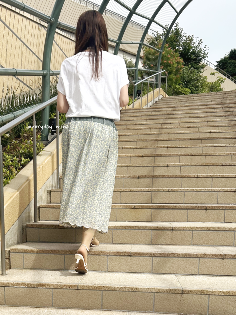 ミナ ペルホネン「skyful」のスカート。満天の星空をまとうような