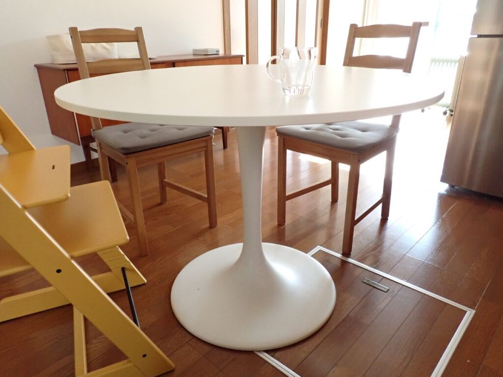 どんな暮らしにもピッタリはまる、IKEAの円形テーブル DOCKSTA