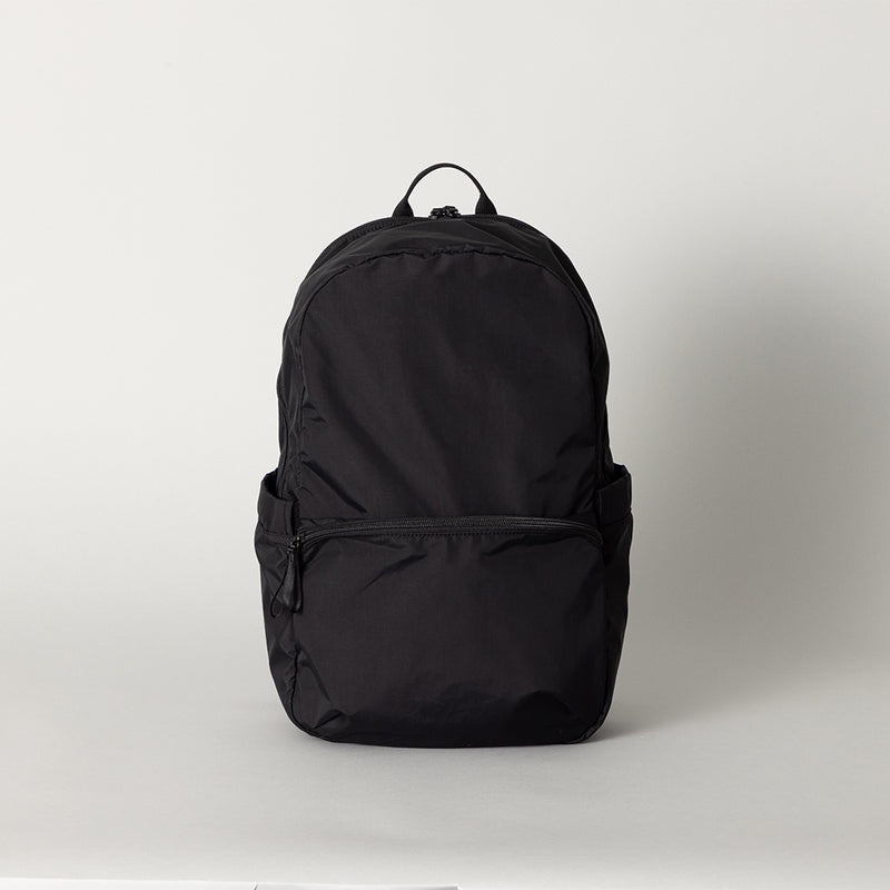 再入荷】軽量 リサイクルナイロン リュック L 日本製 – kuros.style