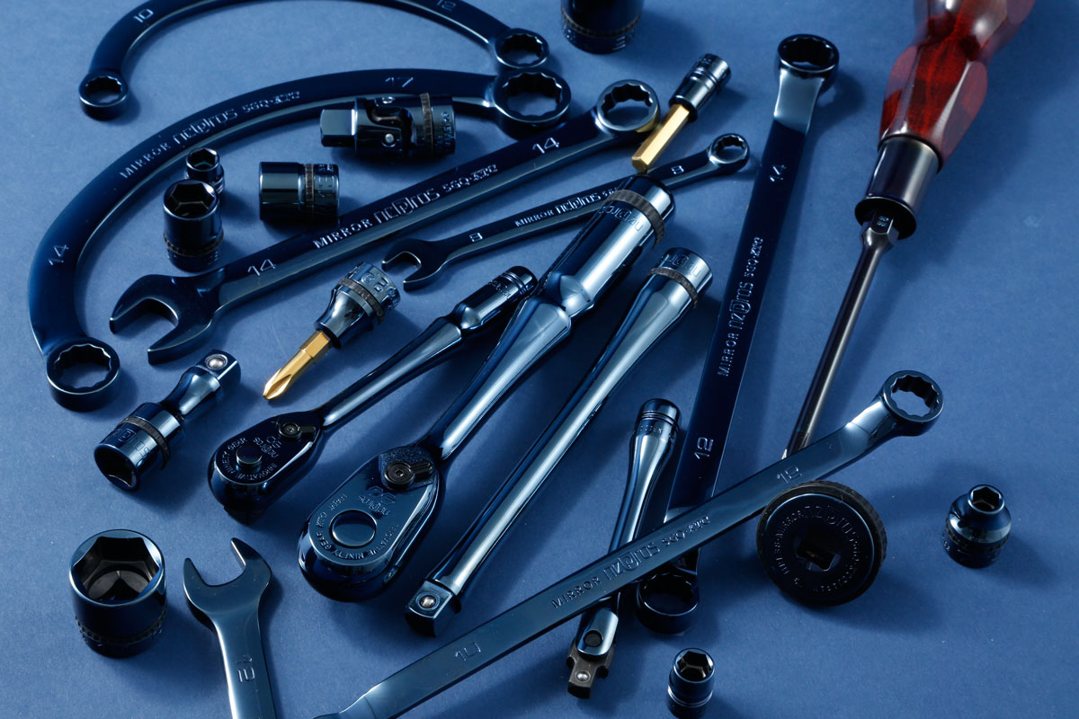 宇宙開発技術から生まれた「イオンプレーティング」 – ネプロス「鉄紺