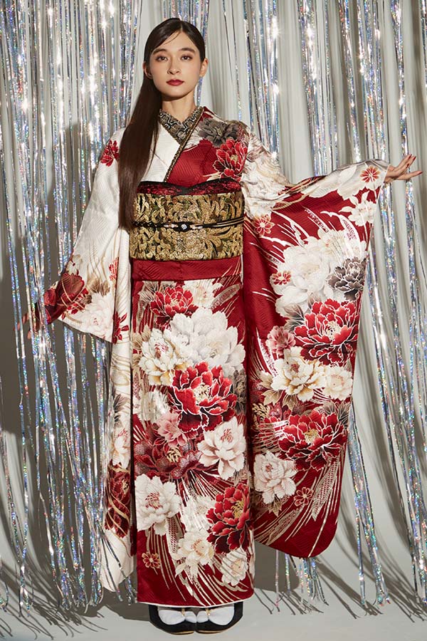 ゆ*マ様 華やか 赤色 振袖 花柄 安い 価格ファッション - ゆ*マ様