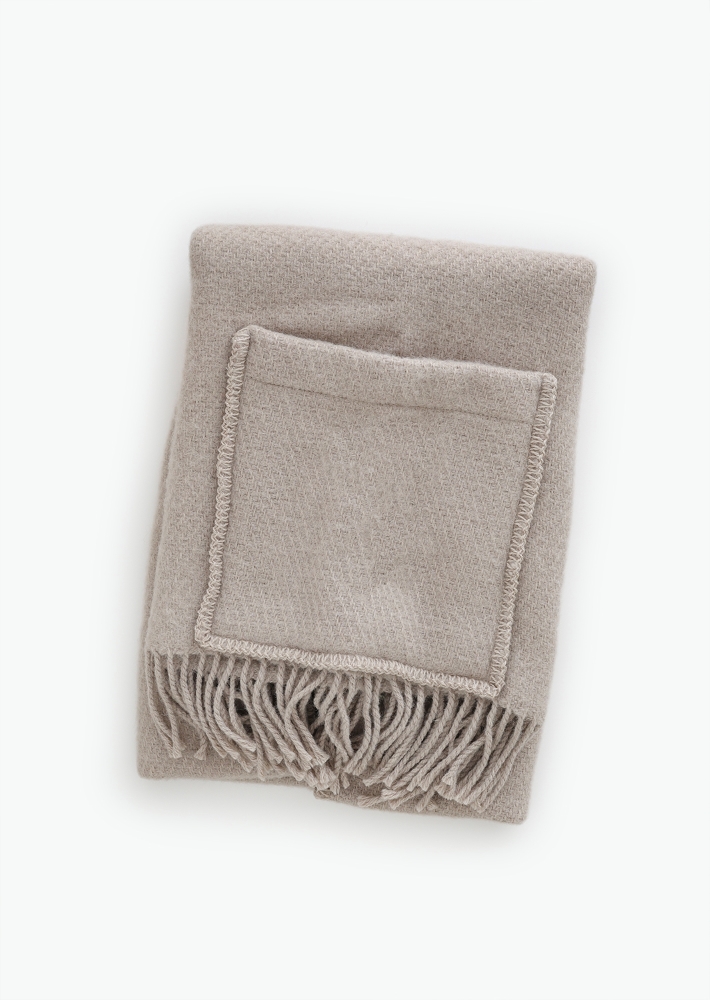 UNI pocket shawl（light beige） – LAPUAN KANKURIT（ラプアンカンクリ）