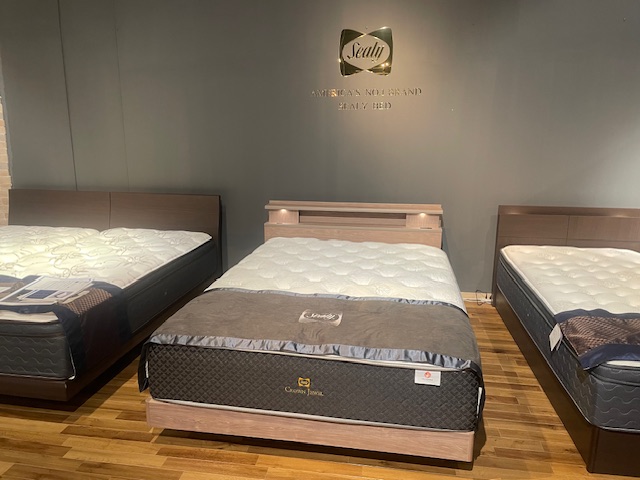 シーリーのフレームってオシャレだね！！ | LAPIAS万代家具 | 愛知県