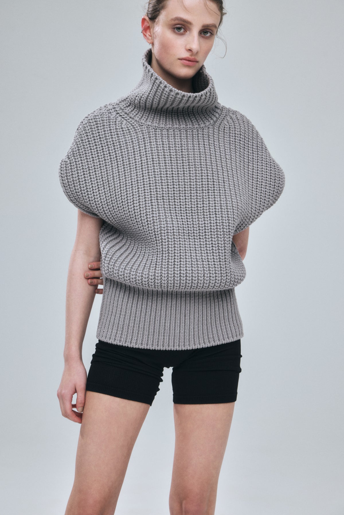 High-neck Knit Tops – L'AUBE BLANC