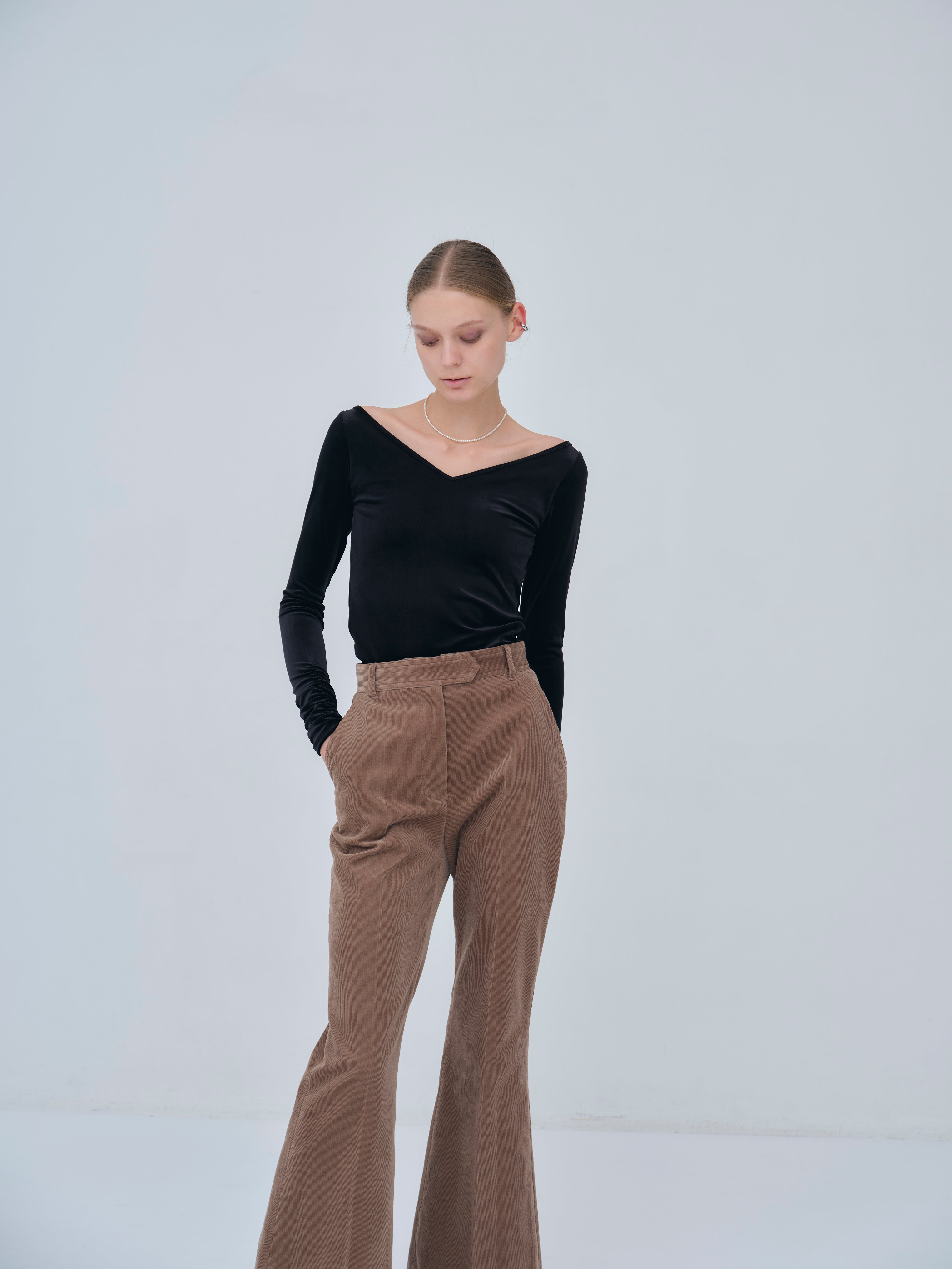 Sharp Neck Velour Tops – L'AUBE BLANC