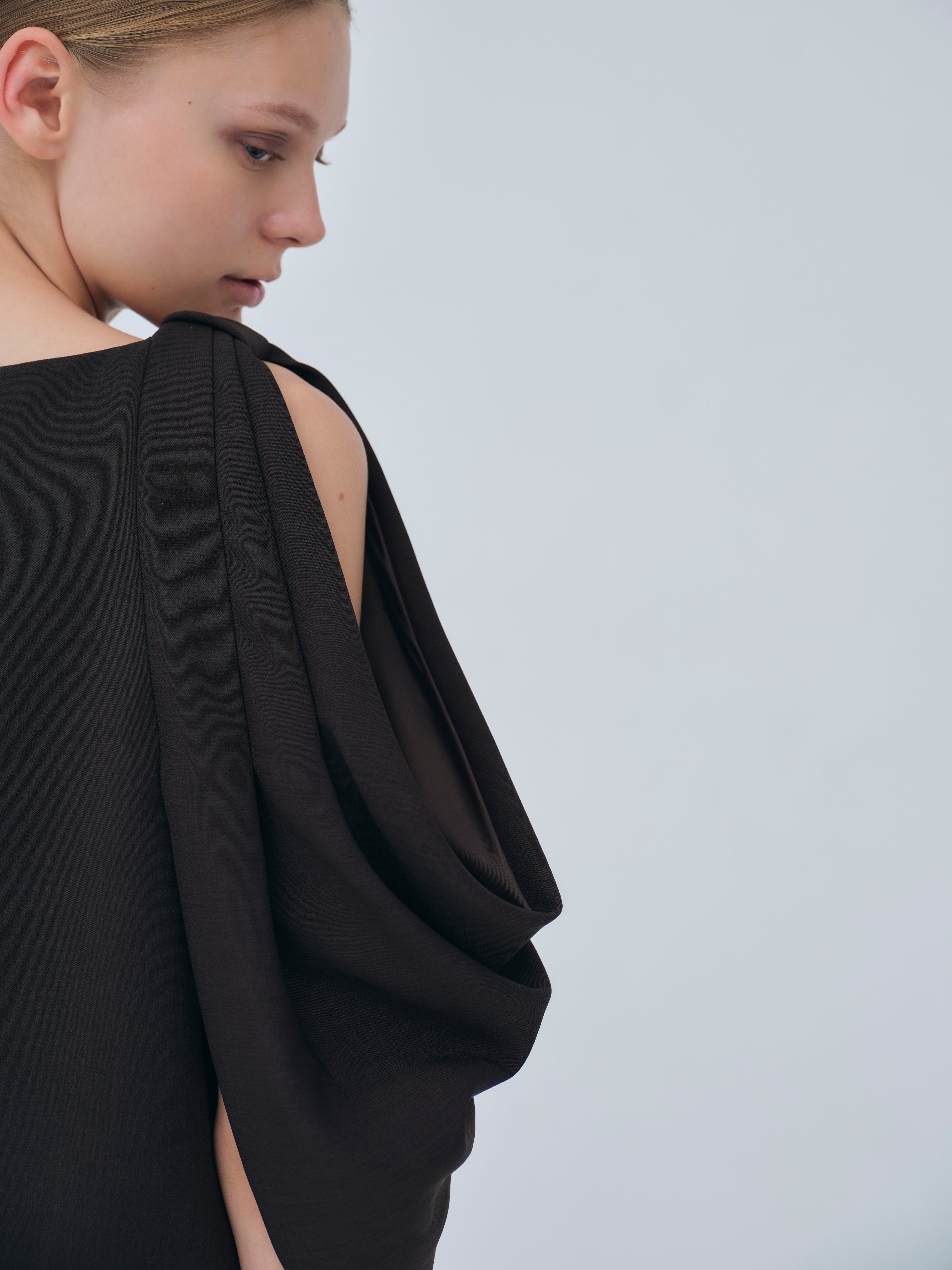 再入荷】Drape Sleeve Balloon Tops – L'AUBE BLANC