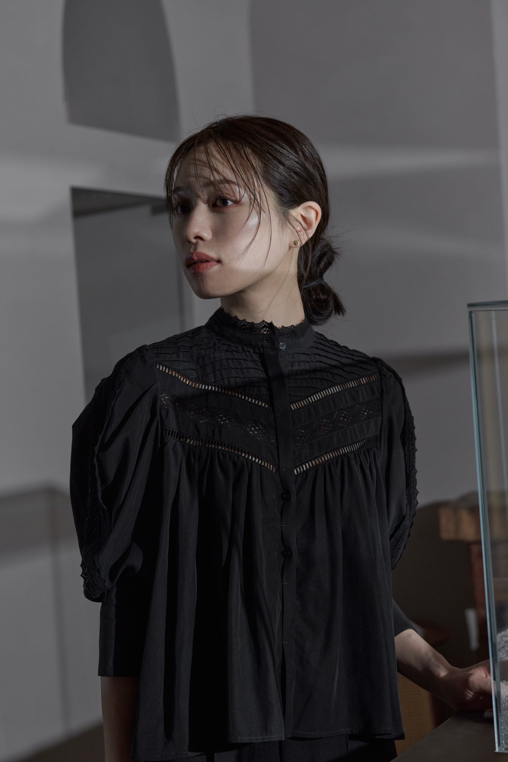 Drape sleeve lace blouse – L'AUBE BLANC