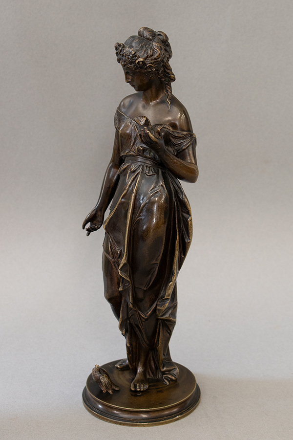 ブロンズ製女性像 鶏を持つ置物 約25cm Sato Churyo ブロンズ製女性像