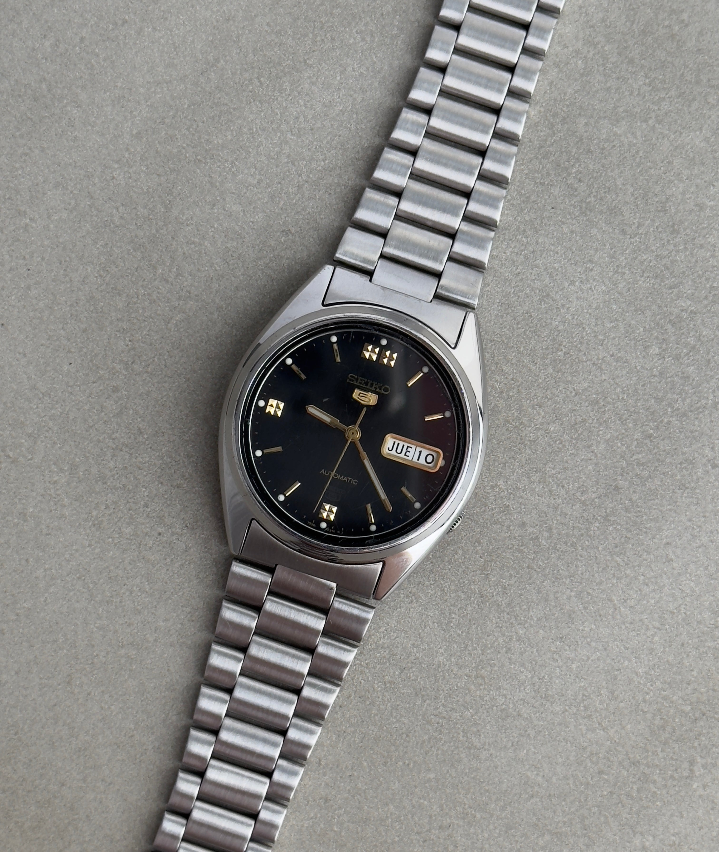 Seiko 5 7S26-3040 – Legacy and Luxury LTD