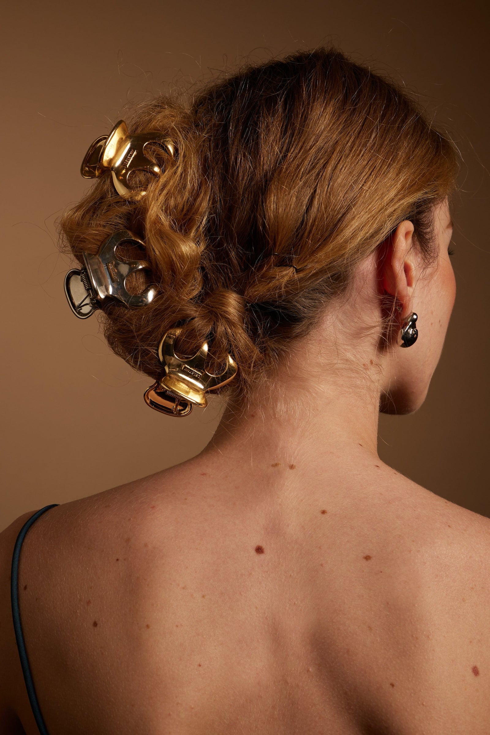 HOLIDAY2s02310406copy_1600x.