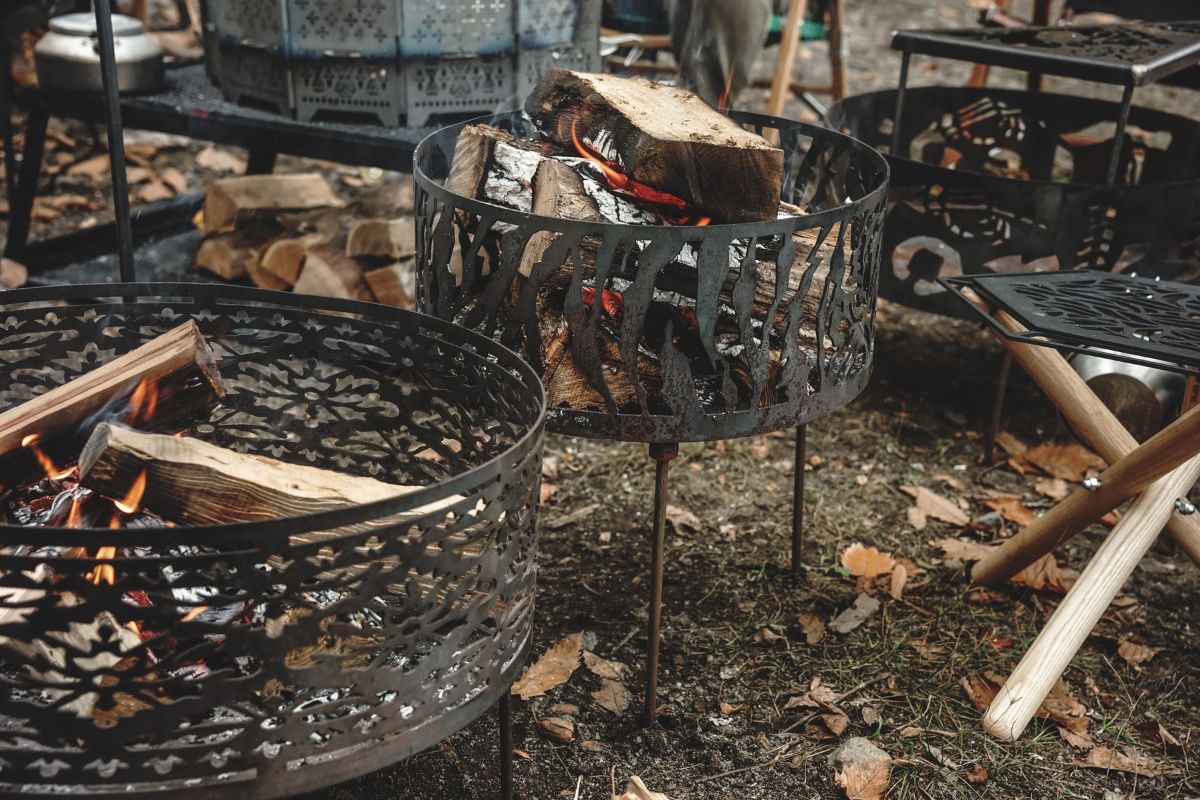 サンゾクマウンテン 焚き火台「悪tega」徹底レビュー！唯一無二の無骨