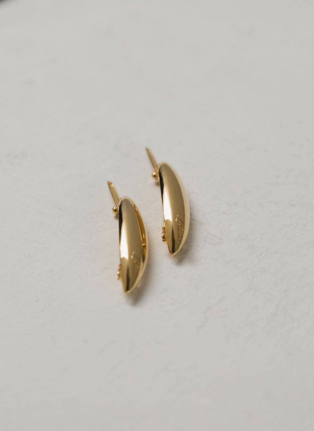 PIN 01(Gold) – LETICIA