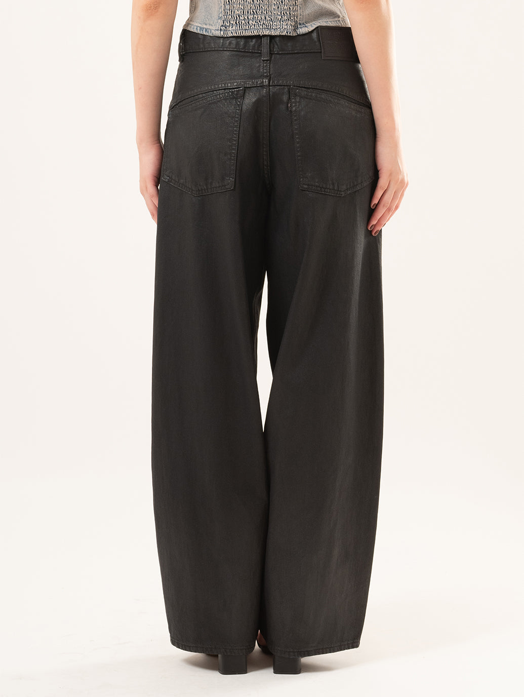 SUPER BAGGY バレルジーンズ ブラック – リーバイス®公式オンラインストア