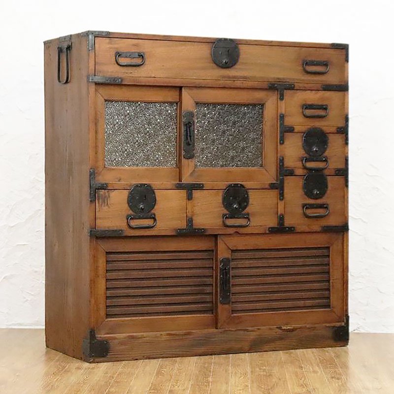 和箪笥・時代箪笥のアンティーク一覧｜種類と特徴も紹介