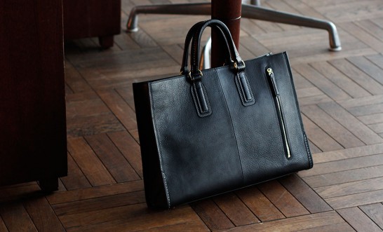 0250-201406] 未だ茶色の仕事鞄の定番が決まらない中で、土屋鞄の定番