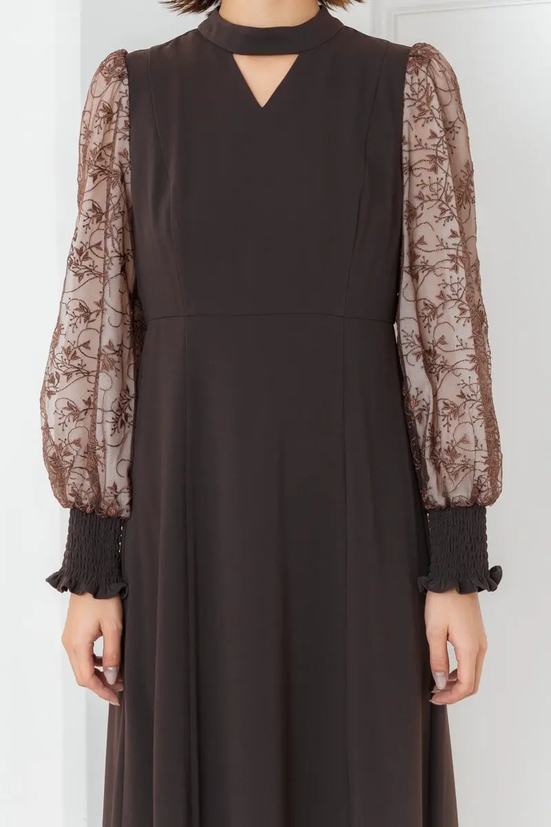 ブラウンのエンブロイダリースリーブドレス | ANDRESD | M | 結婚式