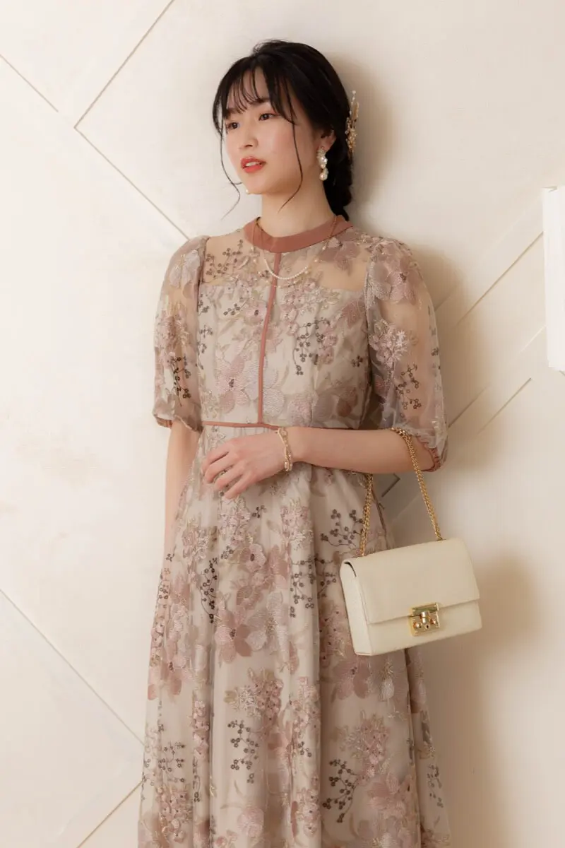 ピンクのフラワーエンブロイダリードレス | Dorry doll | M | 結婚式