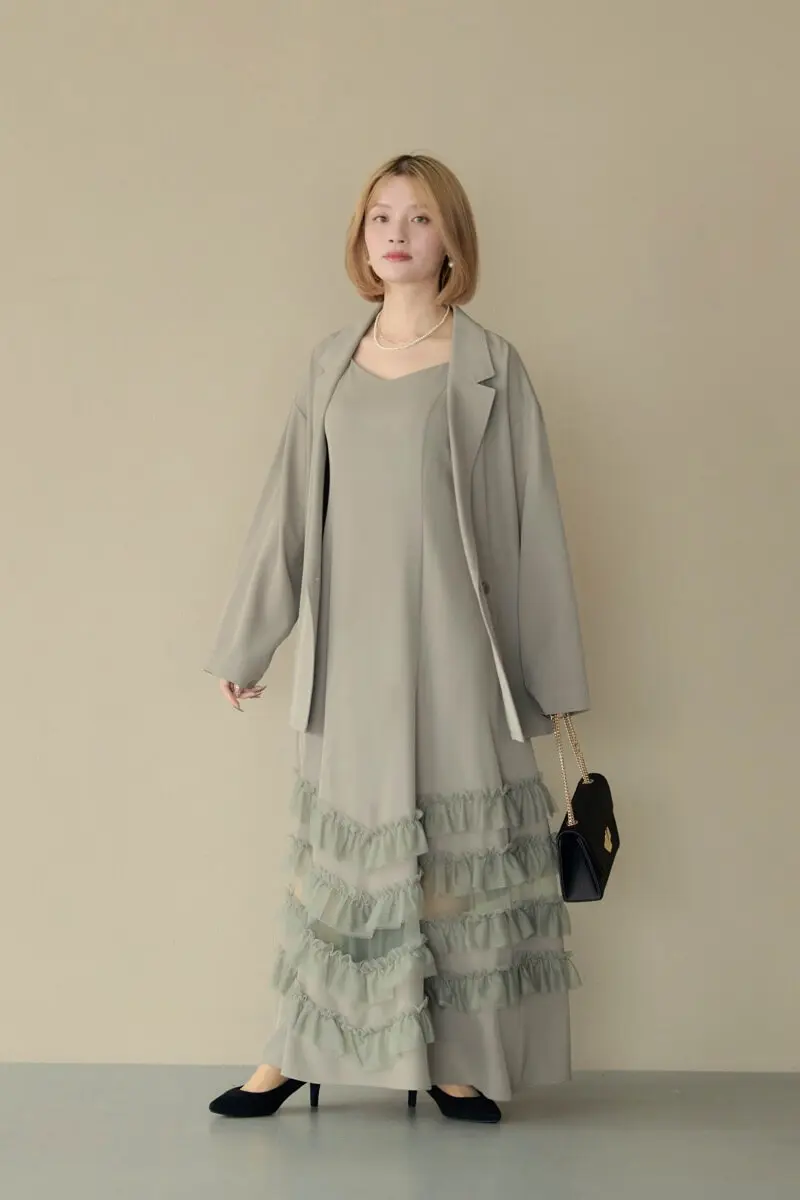 グレージュのトランスペアレントヘムセットアップドレス | et.UNiVER