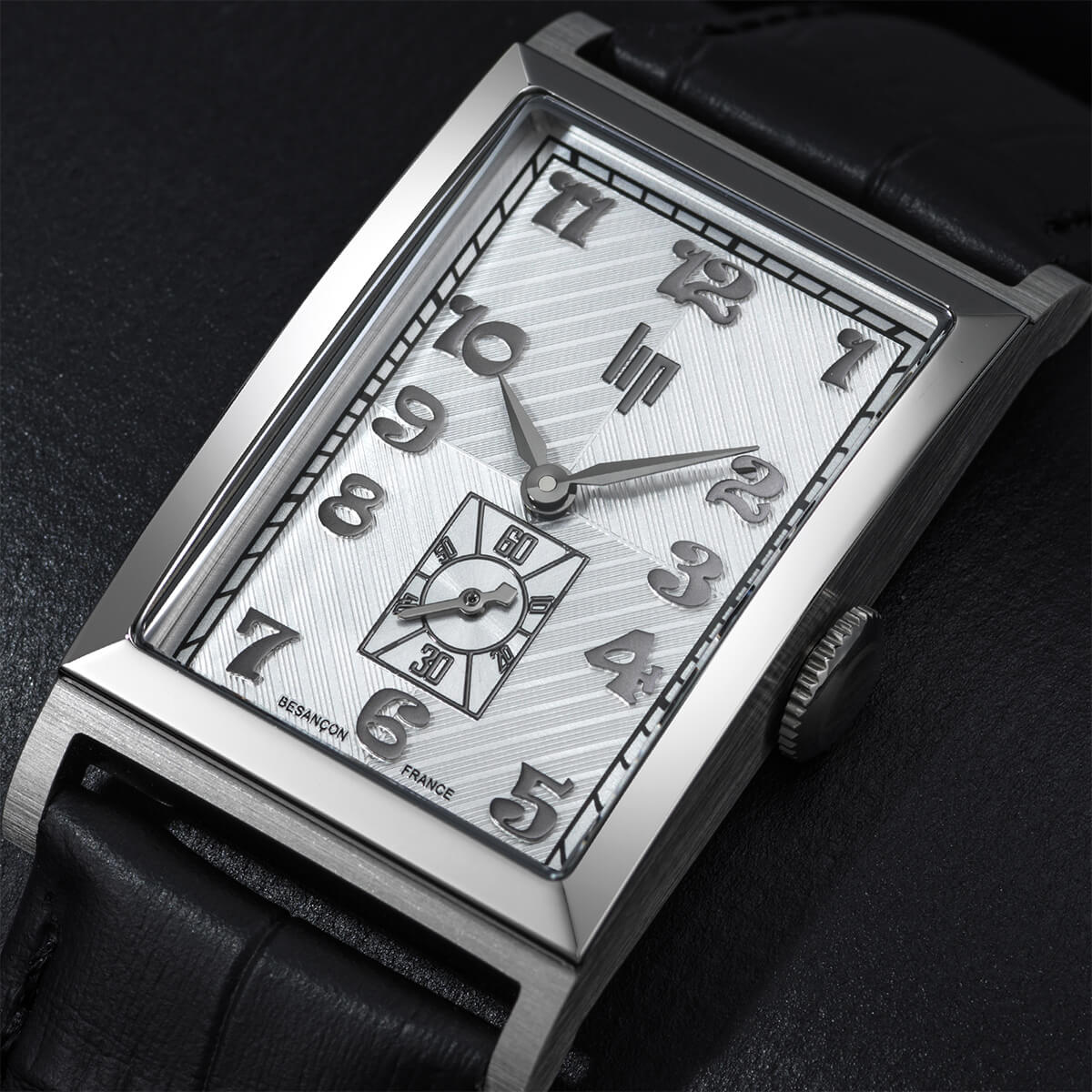 チャーチル T24 シンメトリック シルバー ブラック型押しレザー – LIP