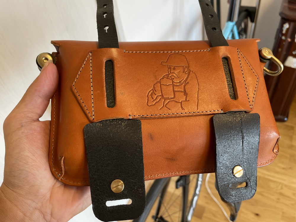 ビアベリー DOUBLE FLAPS S クラッチバッグをクロモリロードで試して