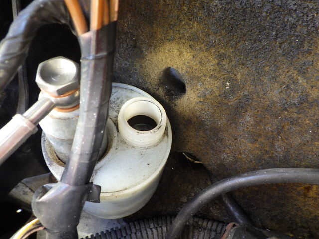 SMZ様 金属製の憎い奴♪フューエルトラップハードタイプ取付ですヾ