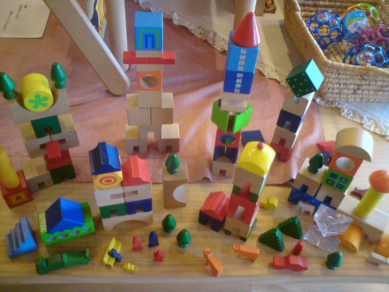 4歳だって積み木遊び！(o ≧∇≦)o : 木のおもちゃで楽しい子育て