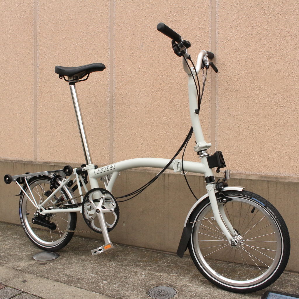 BROMPTON(ブロンプトン)新色［パピルスホワイト］［ホットピンク］入荷