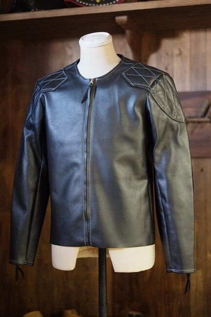 納めさせていただきました。 LANGLITZ LEATHERS 