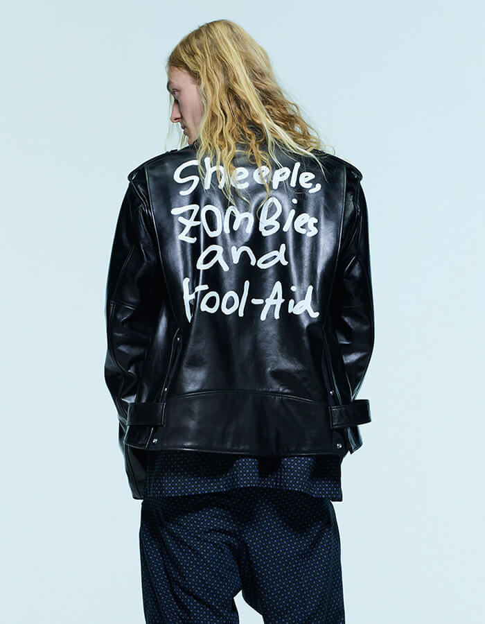 sacaiがSchottおよびMADSAKIとのコラボレーションを含む2022年秋冬