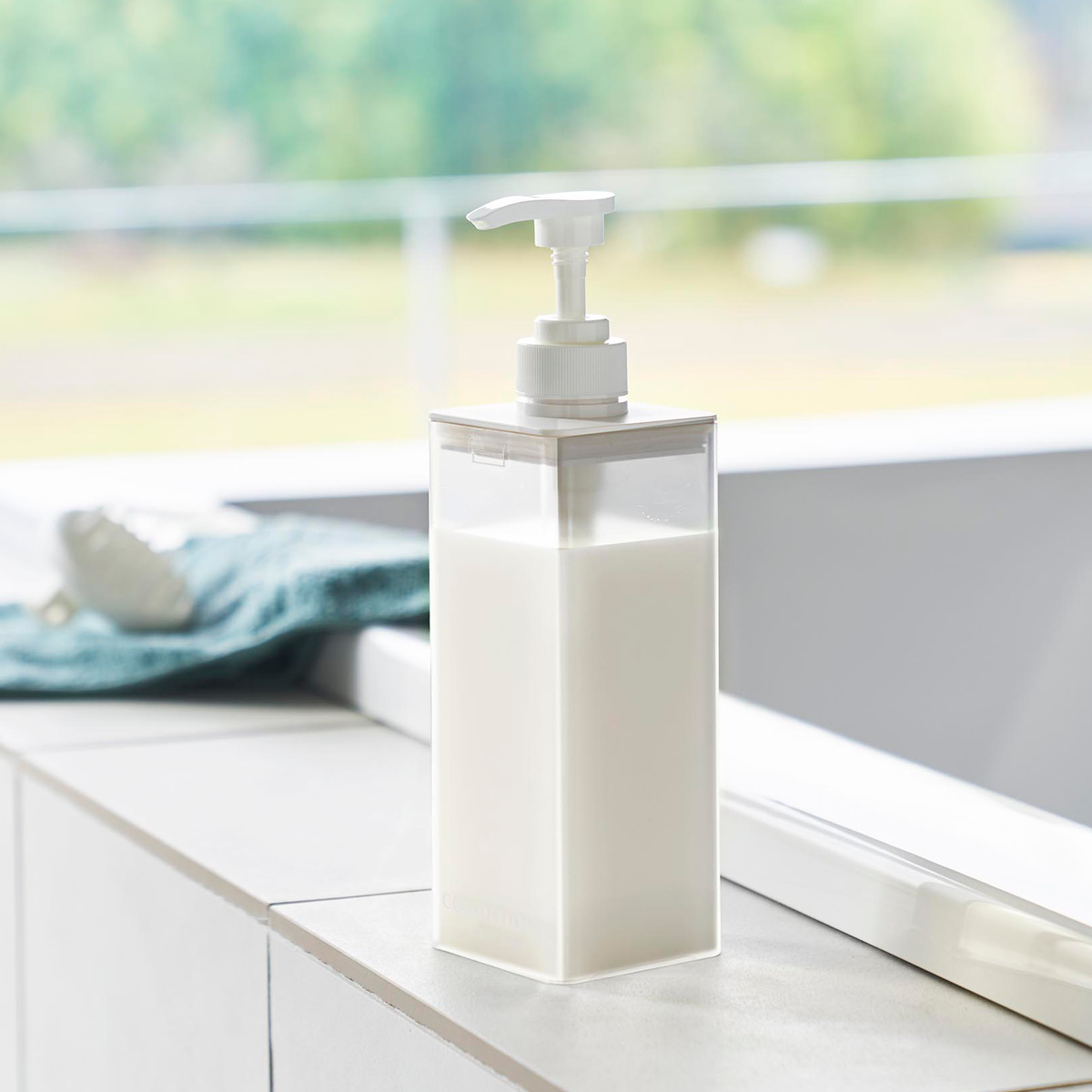 山崎実業 MIST たっぷり洗剤が出るディスペンサー ミスト シャンプー