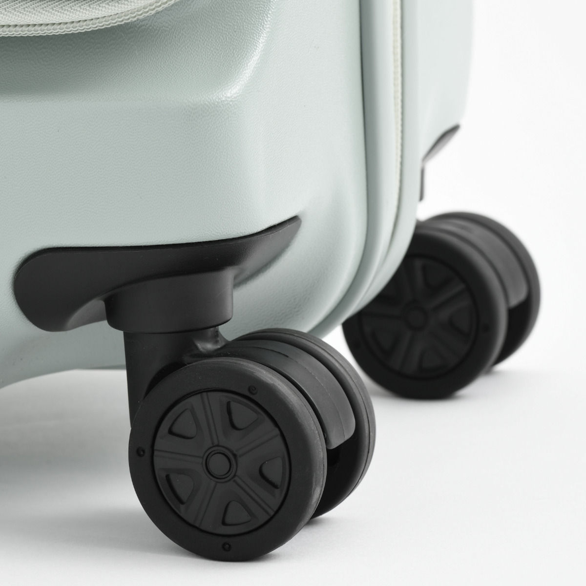 dショッピング |MILESTO キャリーケース キャビンサイズ フロント