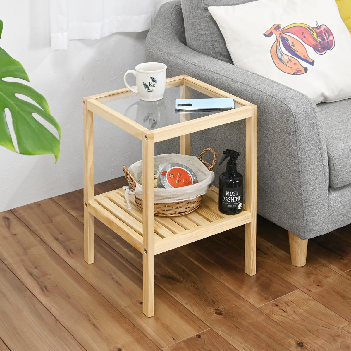 サイドテーブル ガラス天板 天然木フレーム 棚付 約36cm角 – ハウジー