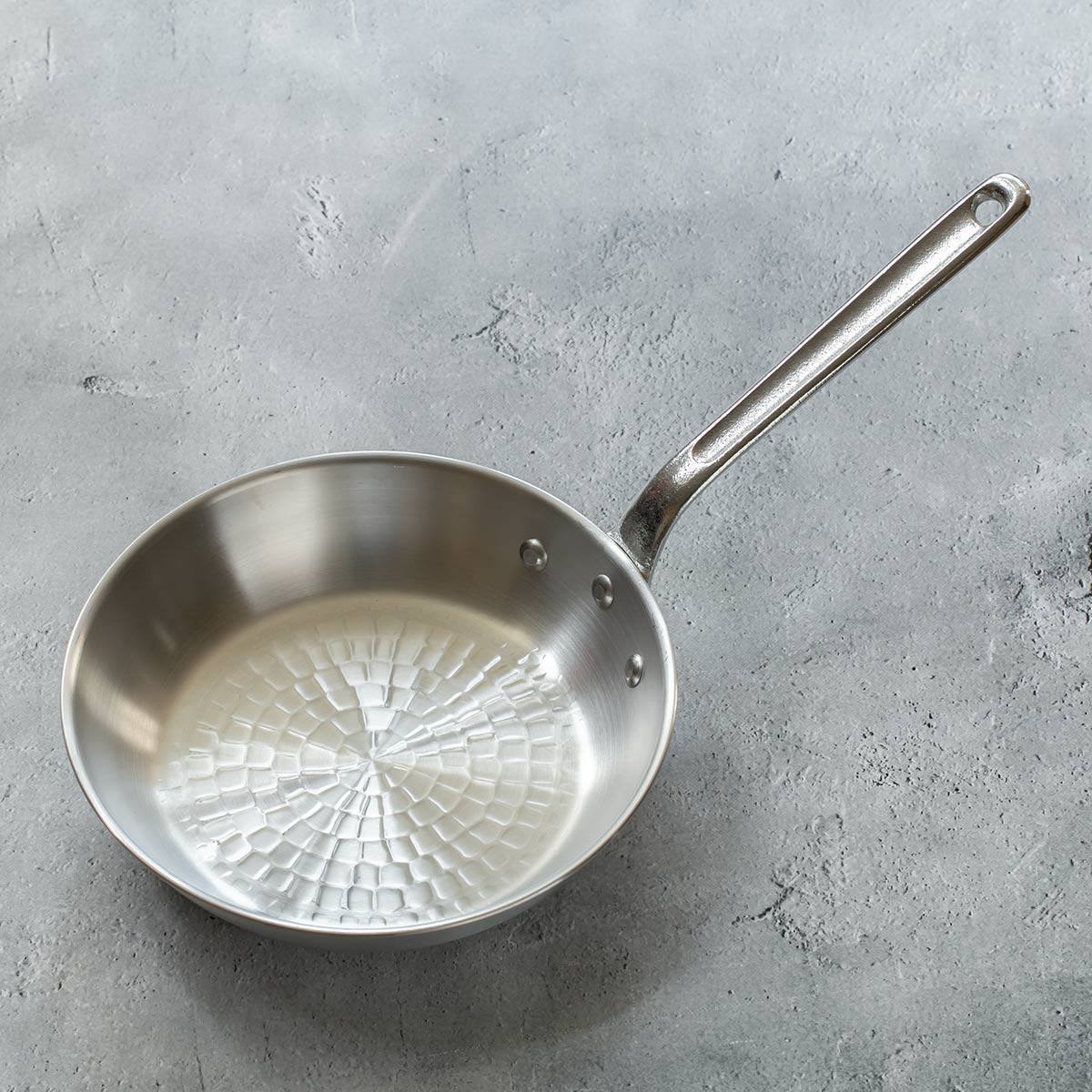 打出フライパン 24cm ガス火専用 アルミ製 中尾アルミ （ ガス火対応