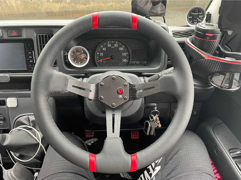 pivot製ステアリングスイッチホーン移設プレート