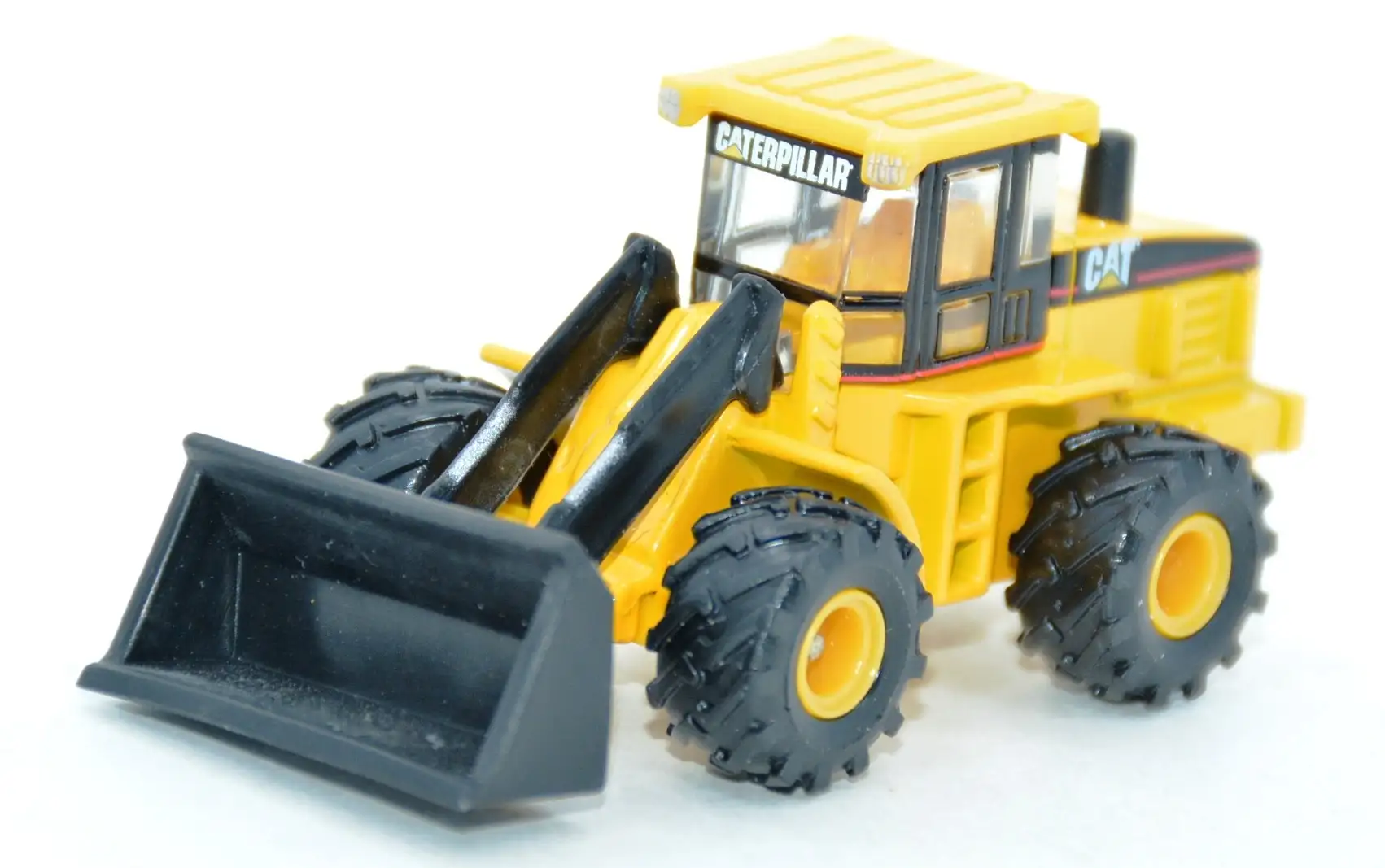 Hot Wheels Pop Culture Crunch Nestle Custom Convoy - Loose Cars