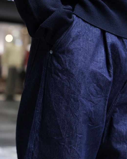 ギャルソンのジーンズ