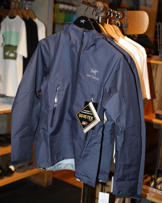 ARC'TERYX Beta Jacket [Black Sapphire]