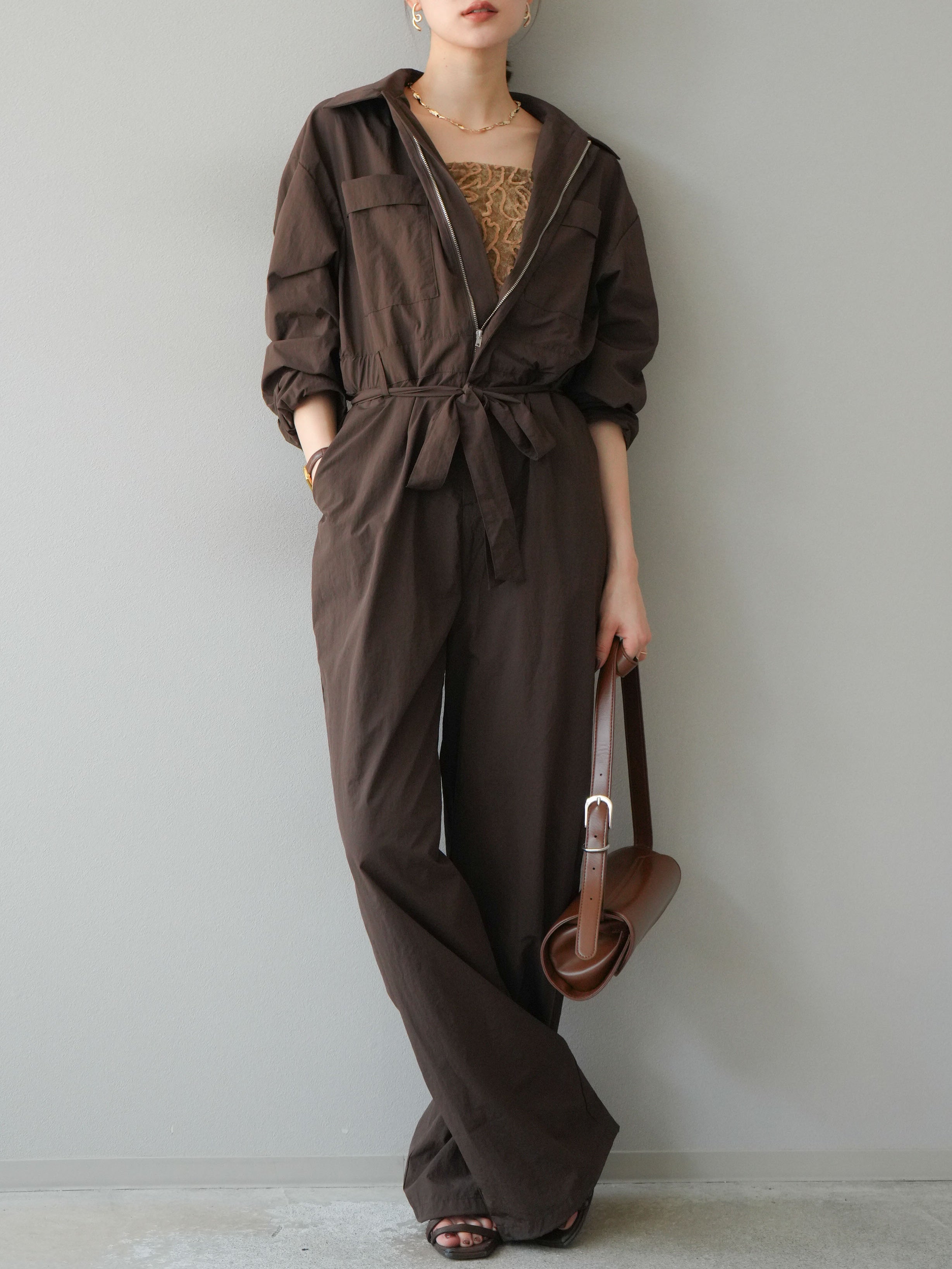 予約]ナイロンジャンプスーツ/ブラウン – Lumier