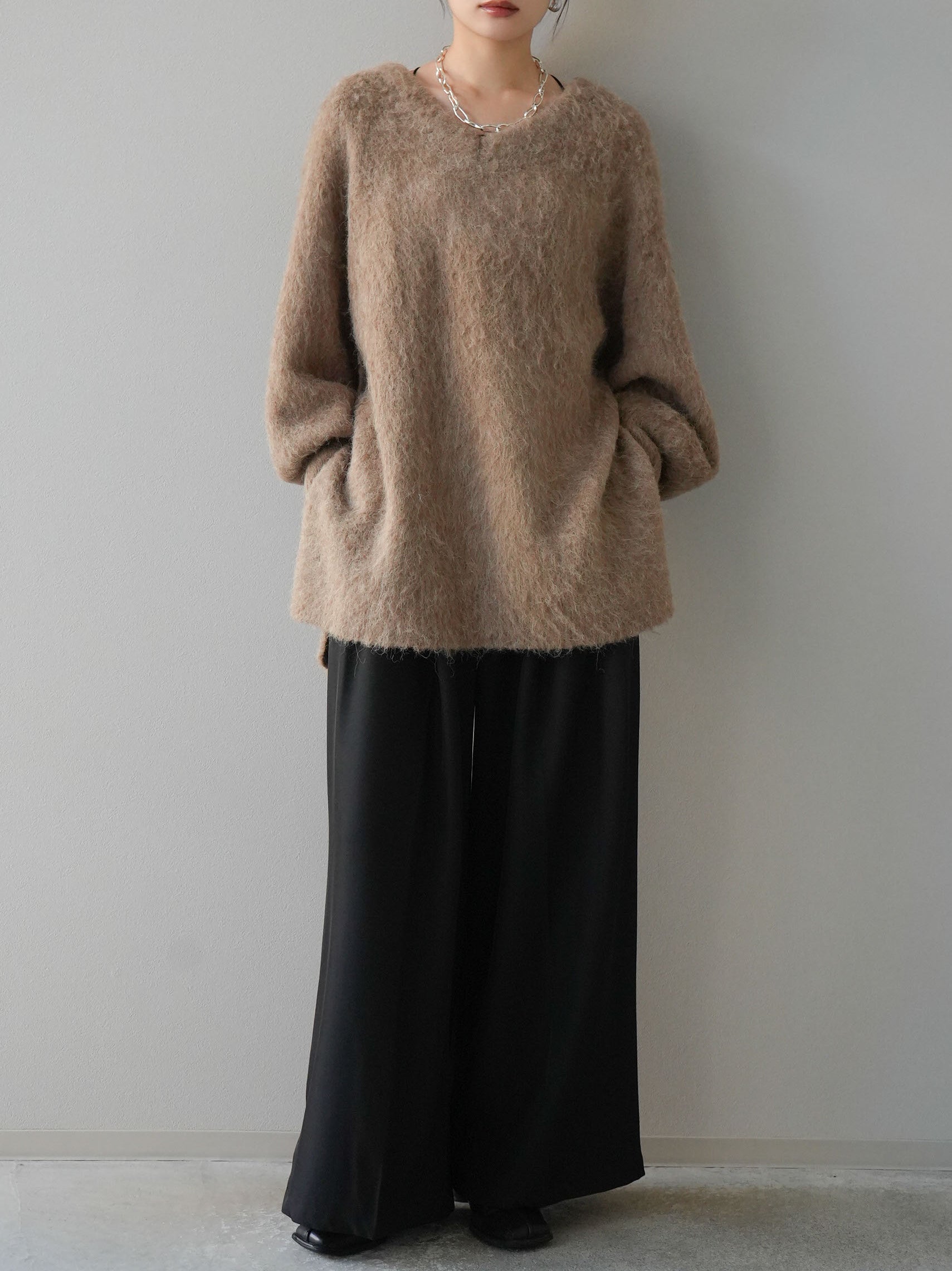 予約]Vネックオーバーモヘアニットプルオーバー/モカ – Lumier