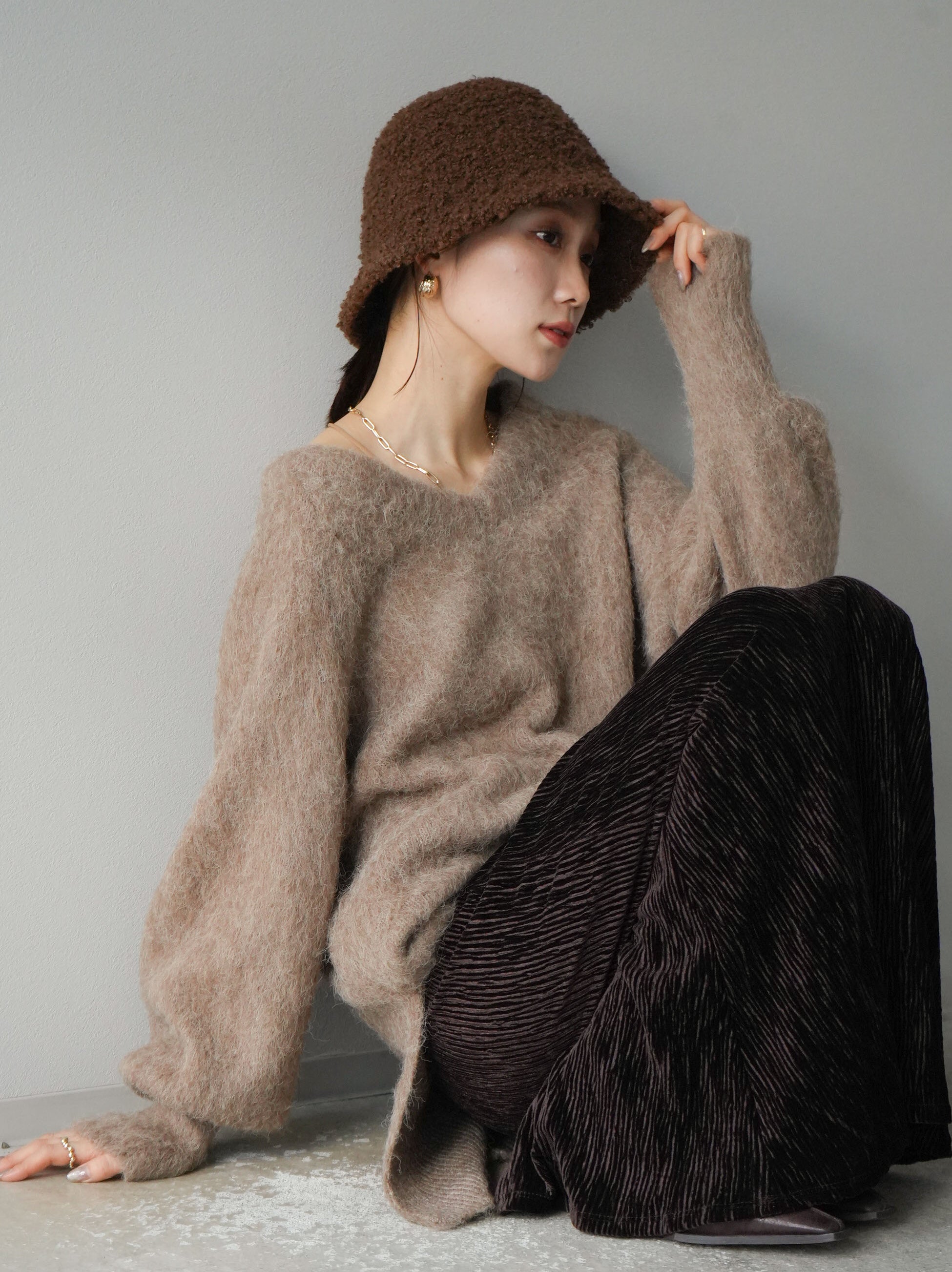 予約]Vネックオーバーモヘアニットプルオーバー/モカ – Lumier