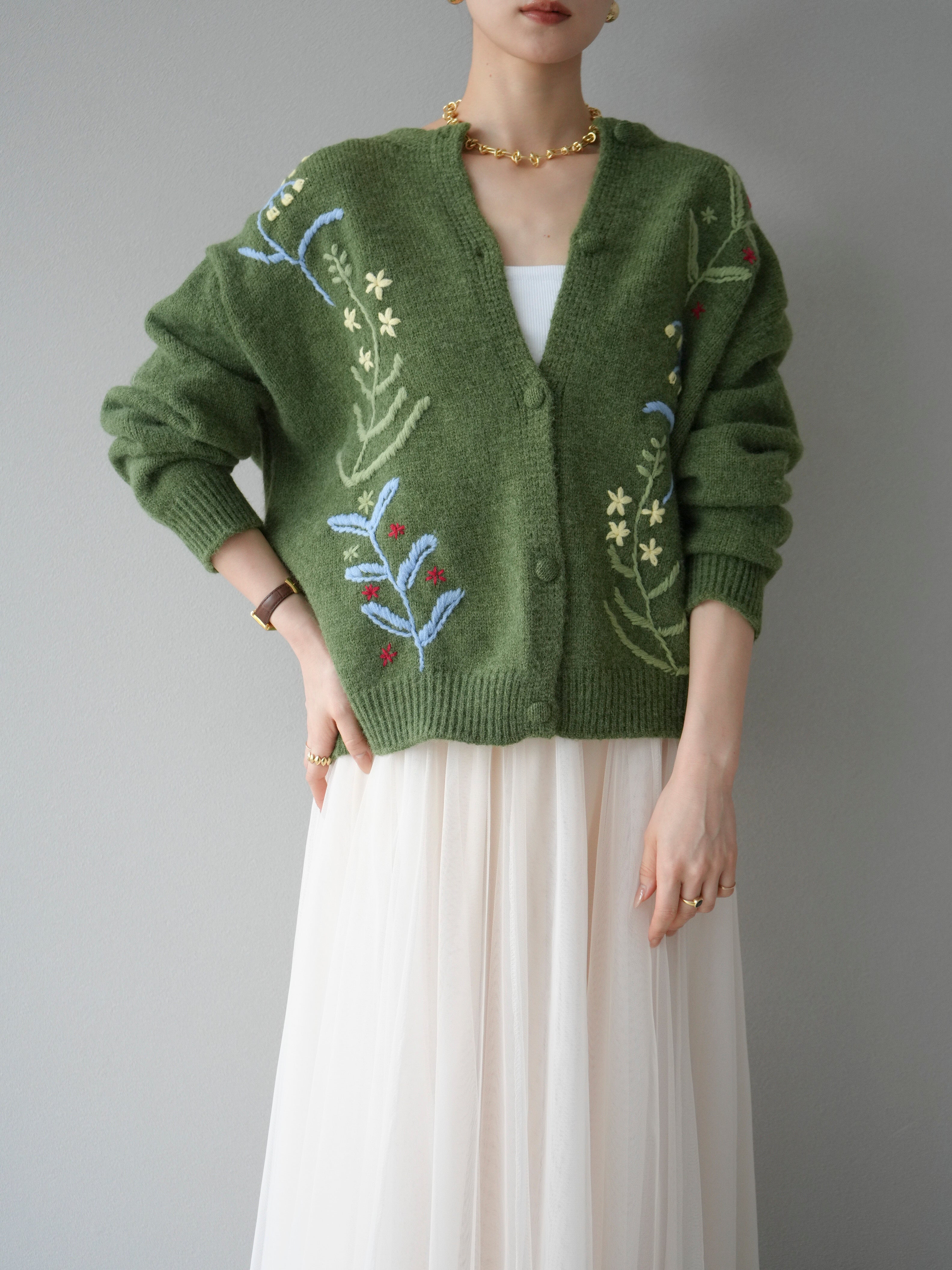 予約]フラワー刺繍ニットカーディガン/グリーン – Lumier