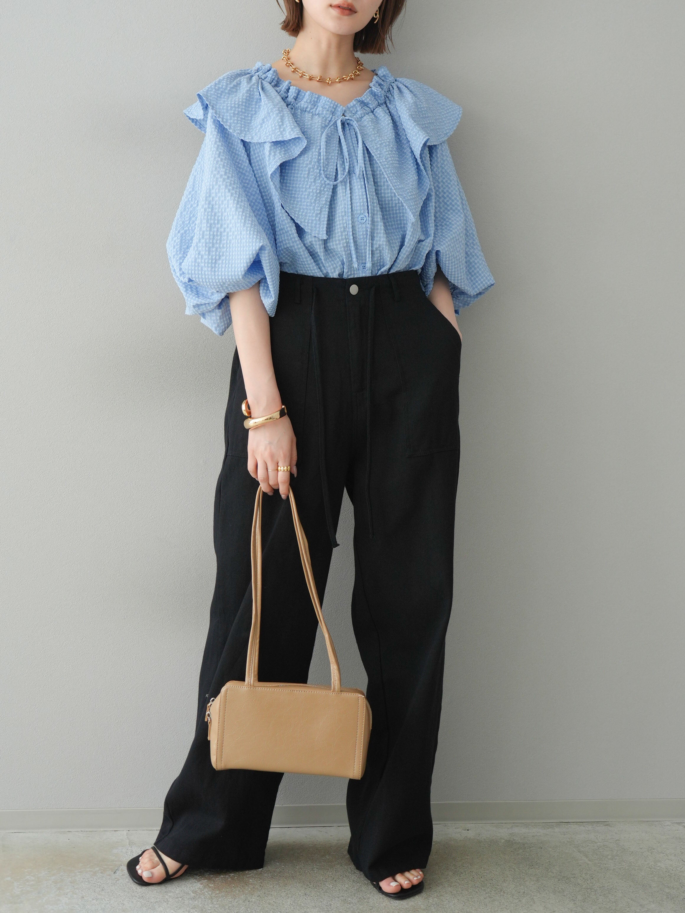 予約]ラッフルカラーブラウス/サックス – Lumier