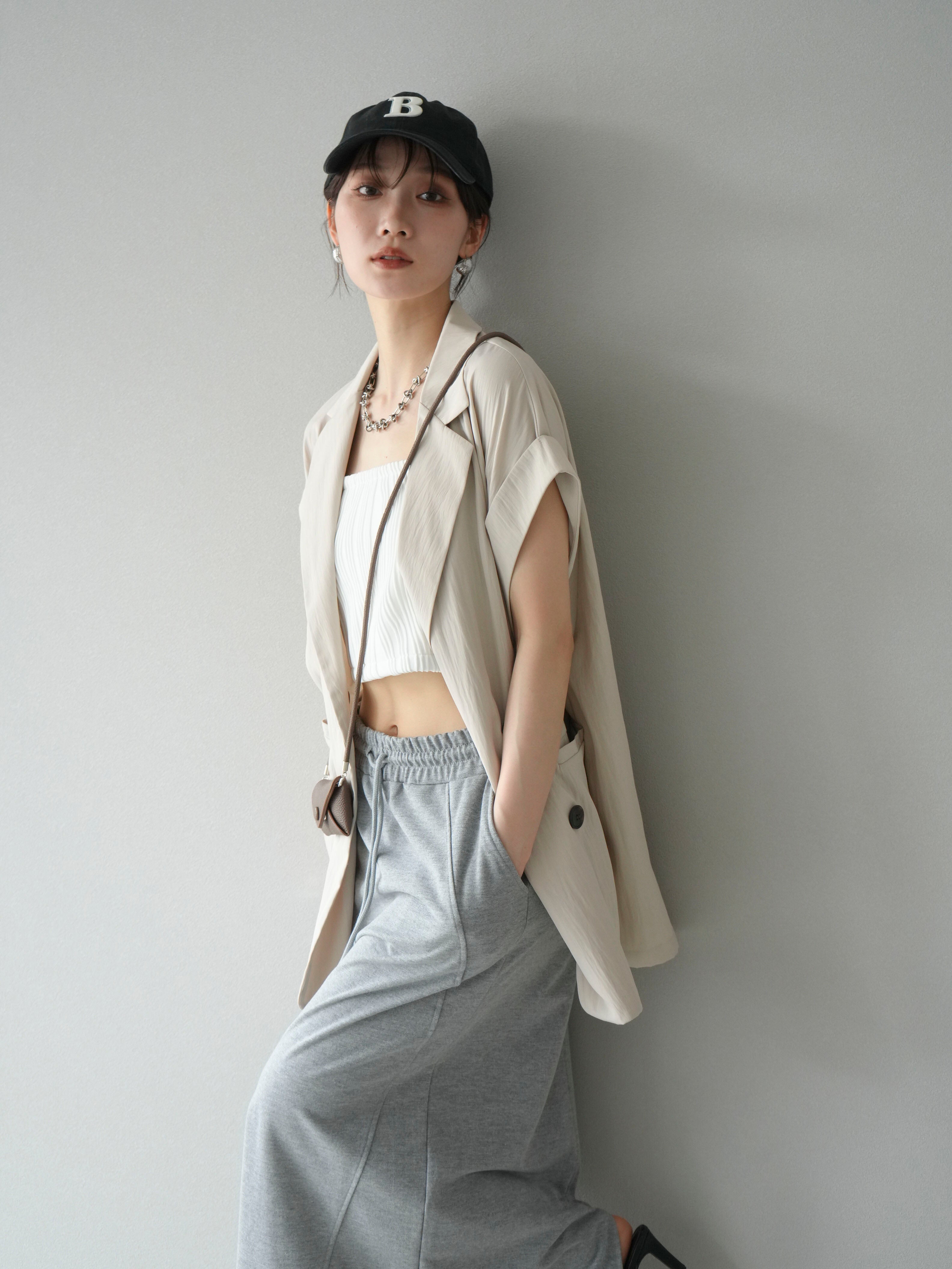 予約]リネンライクノースリーブダブルジレ/エクリュ – Lumier