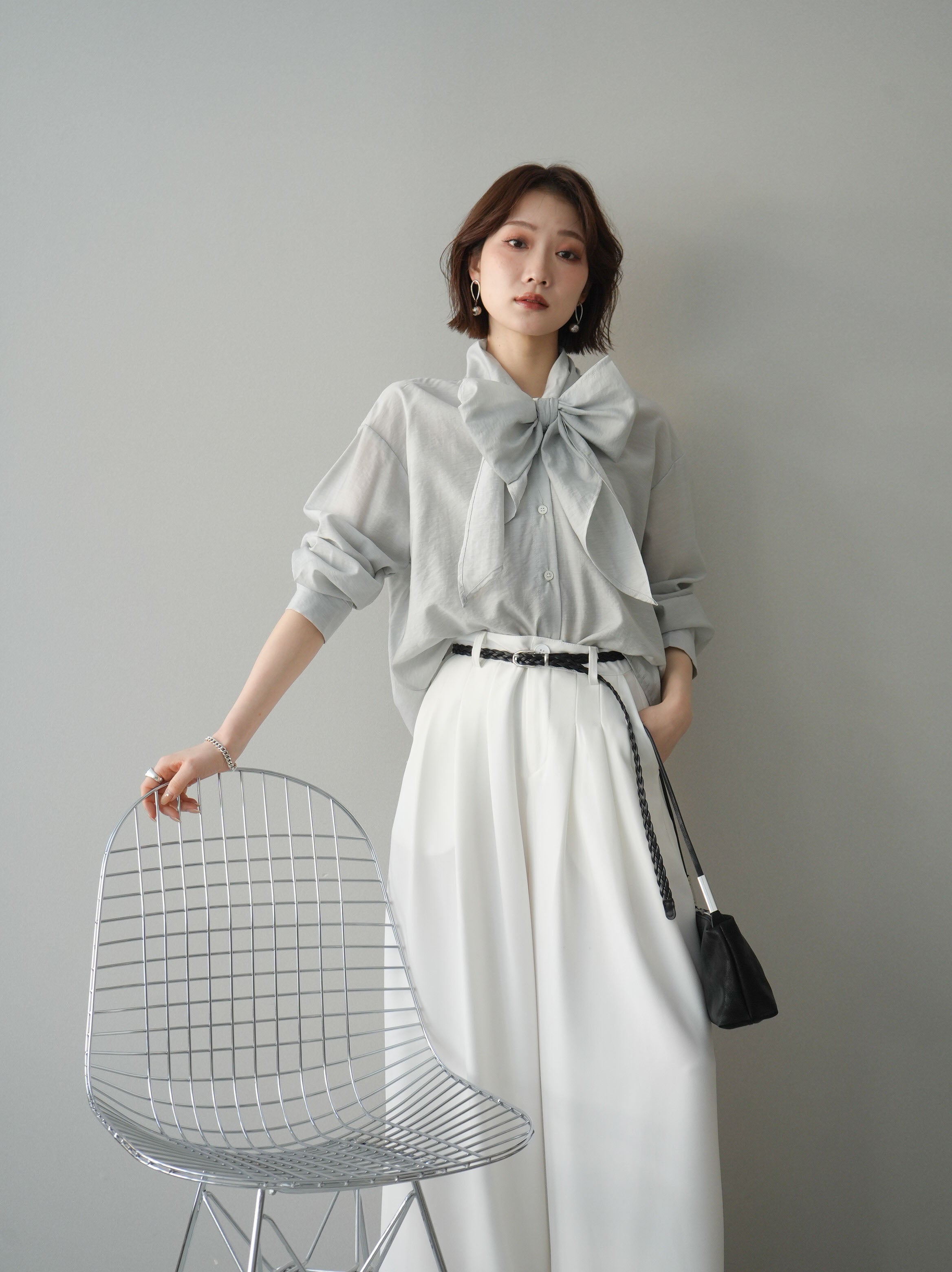 SET]シアーボウタイブラウス+シアーボウタイブラウス(2set) – Lumier