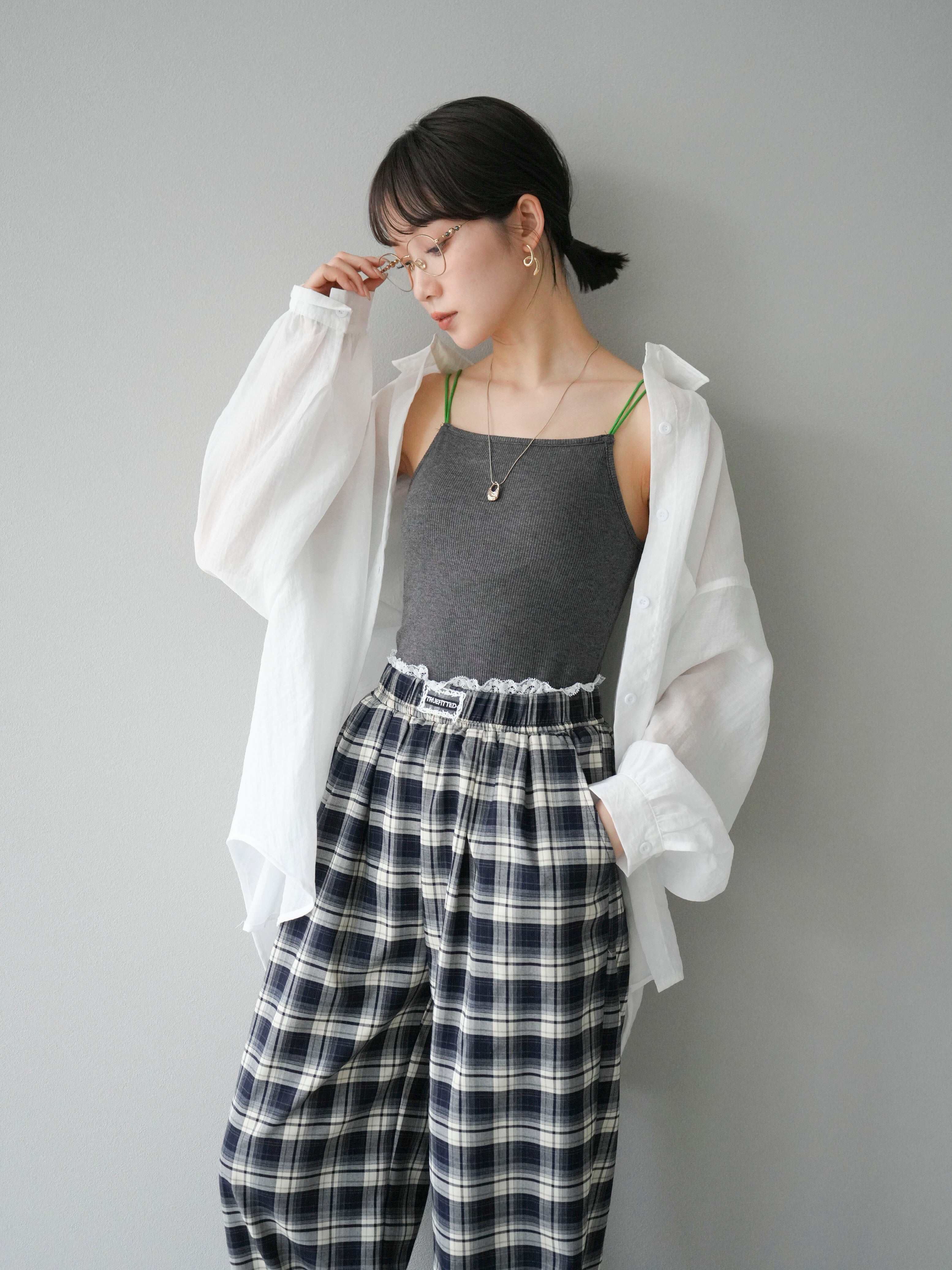 予約]バイカラーストラップカップ付キャミソール/グレー – Lumier