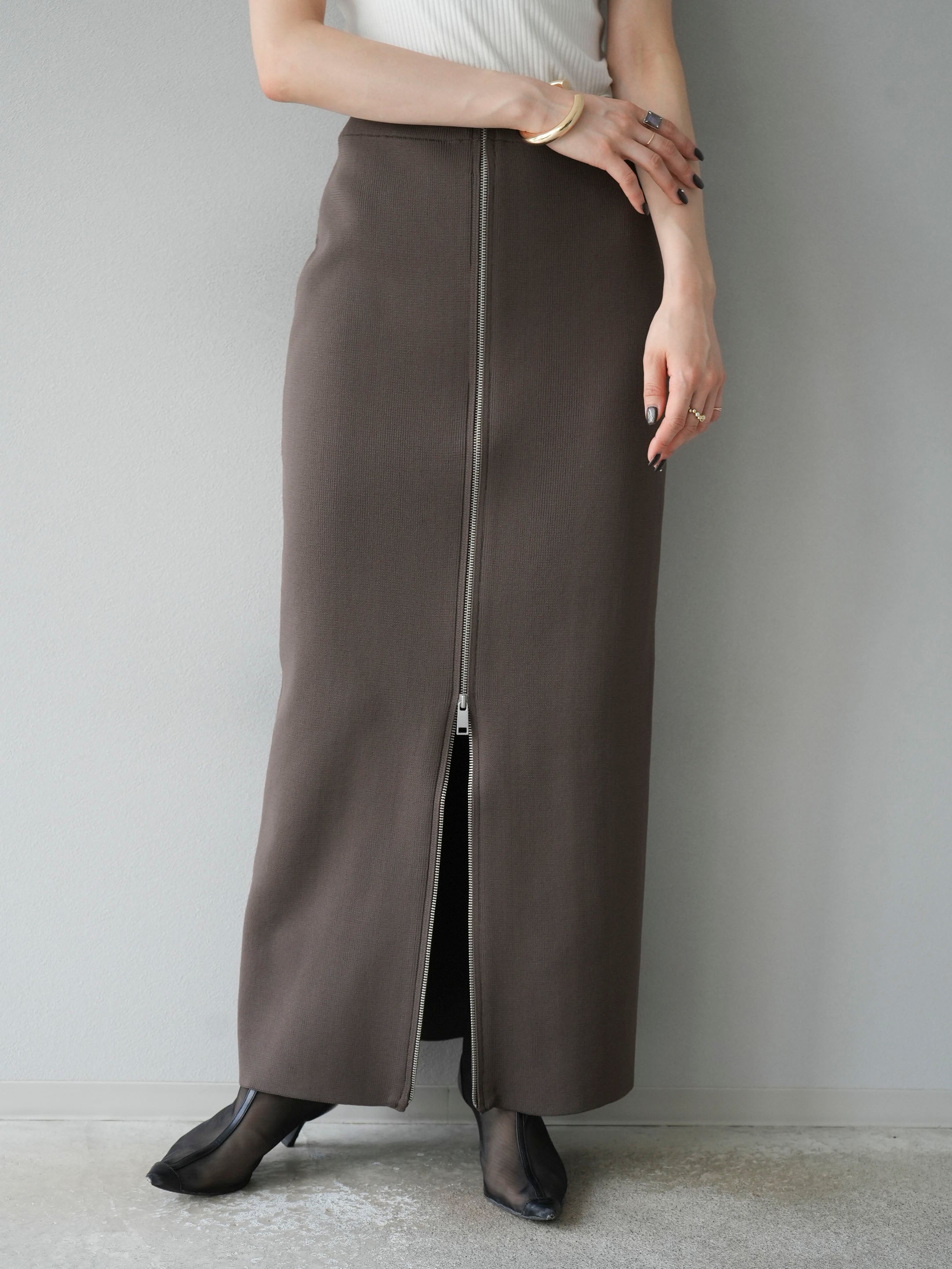 予約]フロントジップニットタイトスカート/ブラウン – Lumier