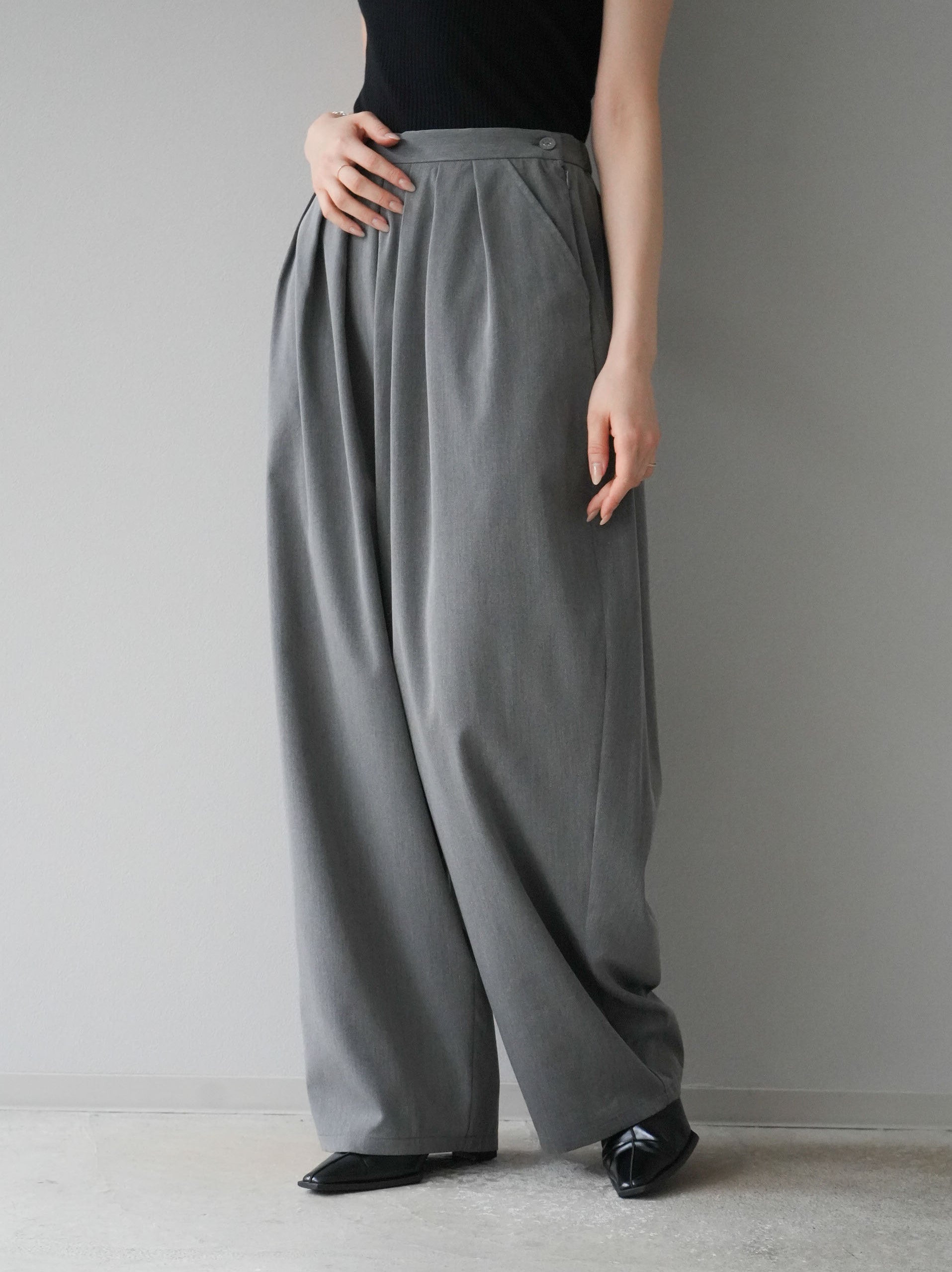 予約]3タックコクーンパンツ/グレー – Lumier