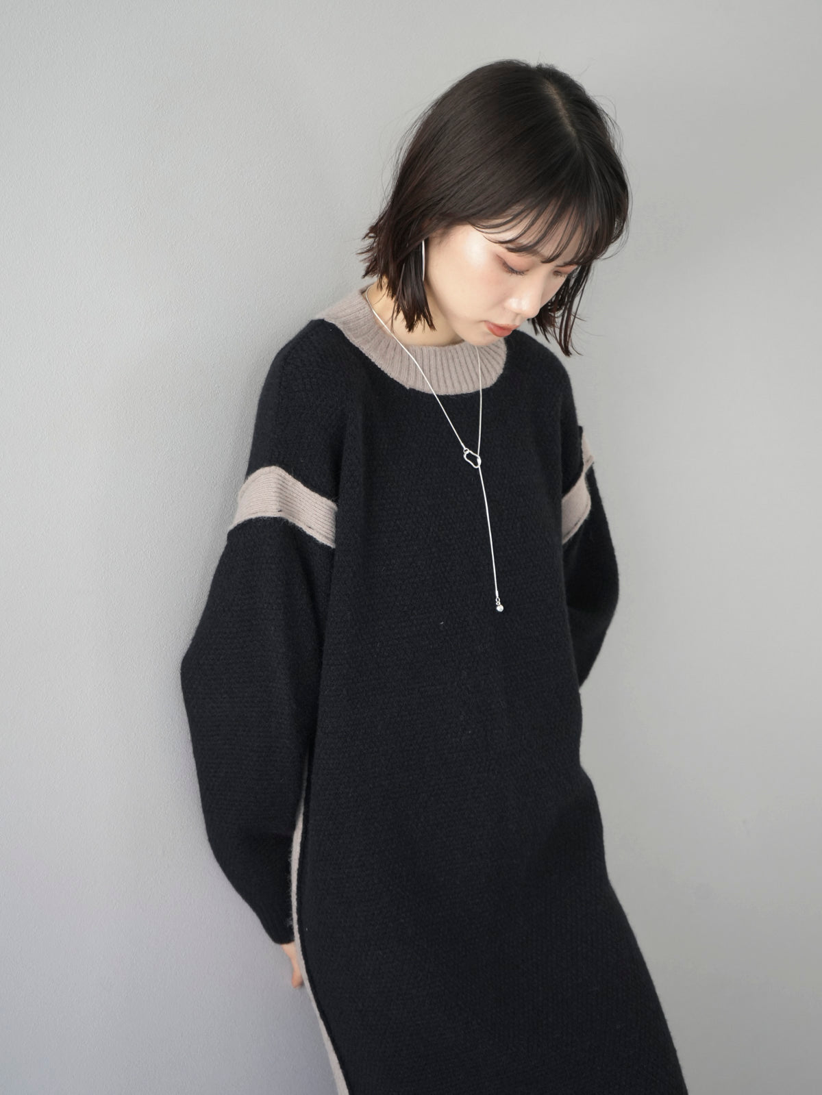 予約]バイカラーニットワンピース/ブラック – Lumier