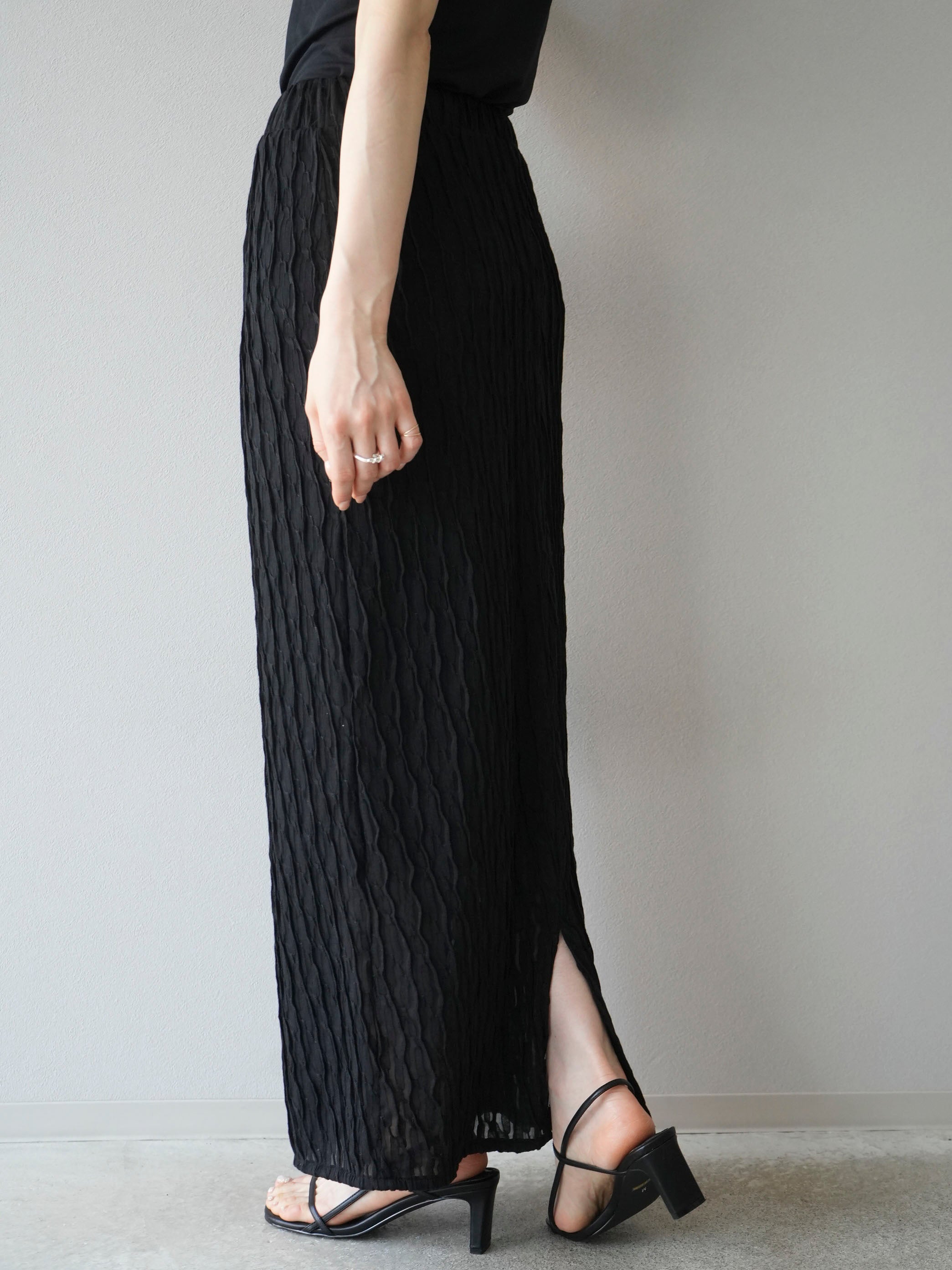 予約]シアーデザインメロータイトスカート/ブラック – Lumier